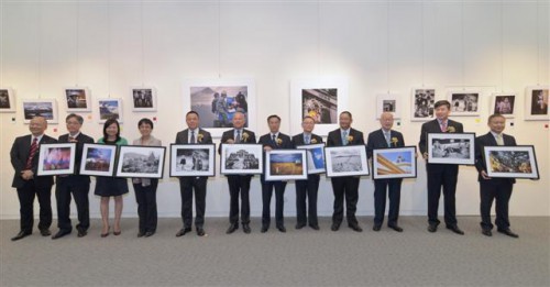 Inauguração da Exposição “Lazer - Fotografias de Kuok Keng Man” integrada no Projecto de Promoção de Artistas de Macau