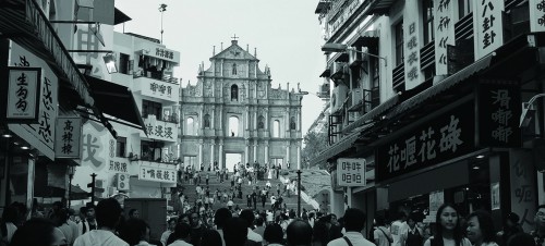 Inaugura-se em breve a Exposição de Fotografias Criativas de James Chu – “Kong Mud Yeh” integrada no Projecto de Promoção de Artistas de Macau
