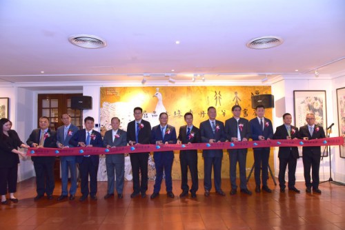 Inaugurada a exposição de pintura chinesa de Lao Fu Ip integrada no Projecto de Promoção de Artistas de Macau da Fundação Macau