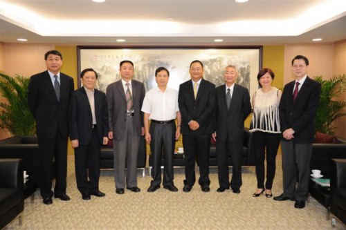 中聯辦副主任陳斯喜與澳門基金會領導合照