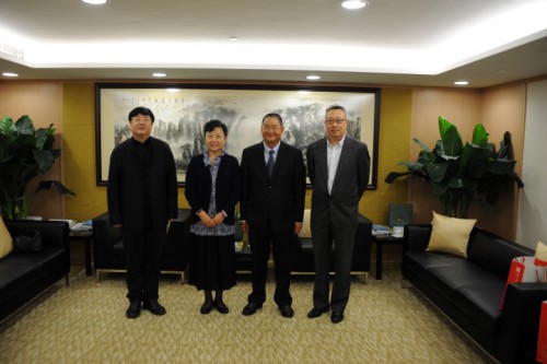 來訪人員與本會人員合照