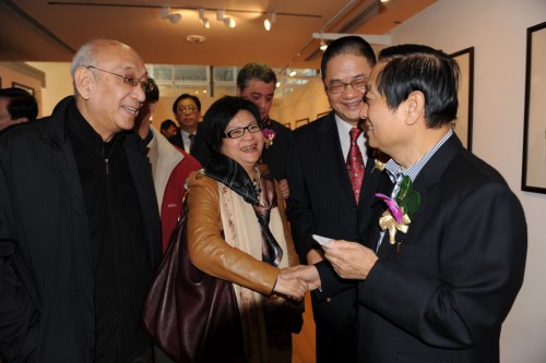 韓美林與澳門市民親切交流