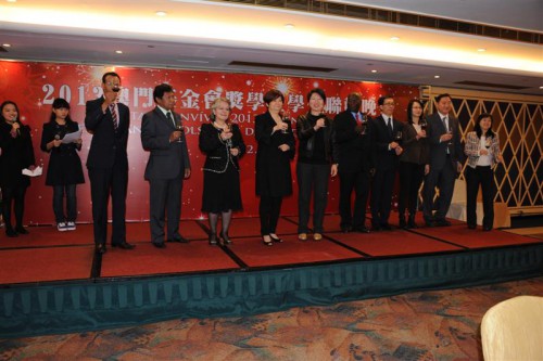 Brinde dos representantes da Fundação Macau, das instituições de ensino superior de Macau e dos delegados dos Países Lusófonos no Fórum Macau