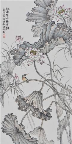 紅荷浮水展還舒 