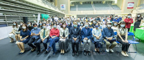 《2019-2020年度澳門文學作品選》及《2018-2020年度澳門演藝評論選》兩書首發	團結澳門文學界講好澳門故事