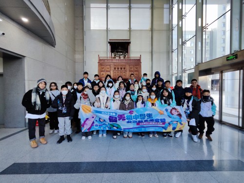 營員在國家天文台總部合照留念