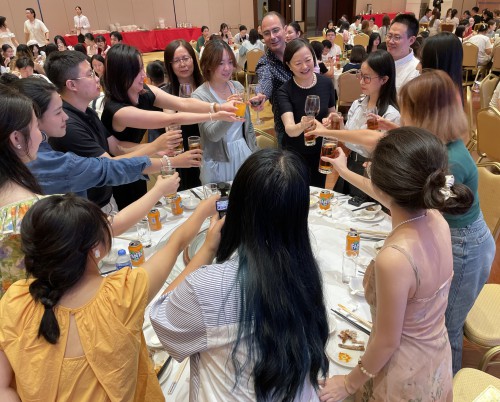 澳門基金會行政委員會鍾怡副主席與同學們交流暢談